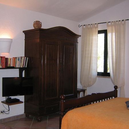 Studio-Appartment In Landhaus Mit Meerblick Порт-Аццурро Экстерьер фото